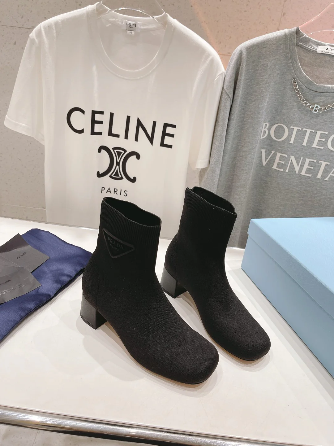 Ботильоны на высоком каблуке Prada 2024 — черные