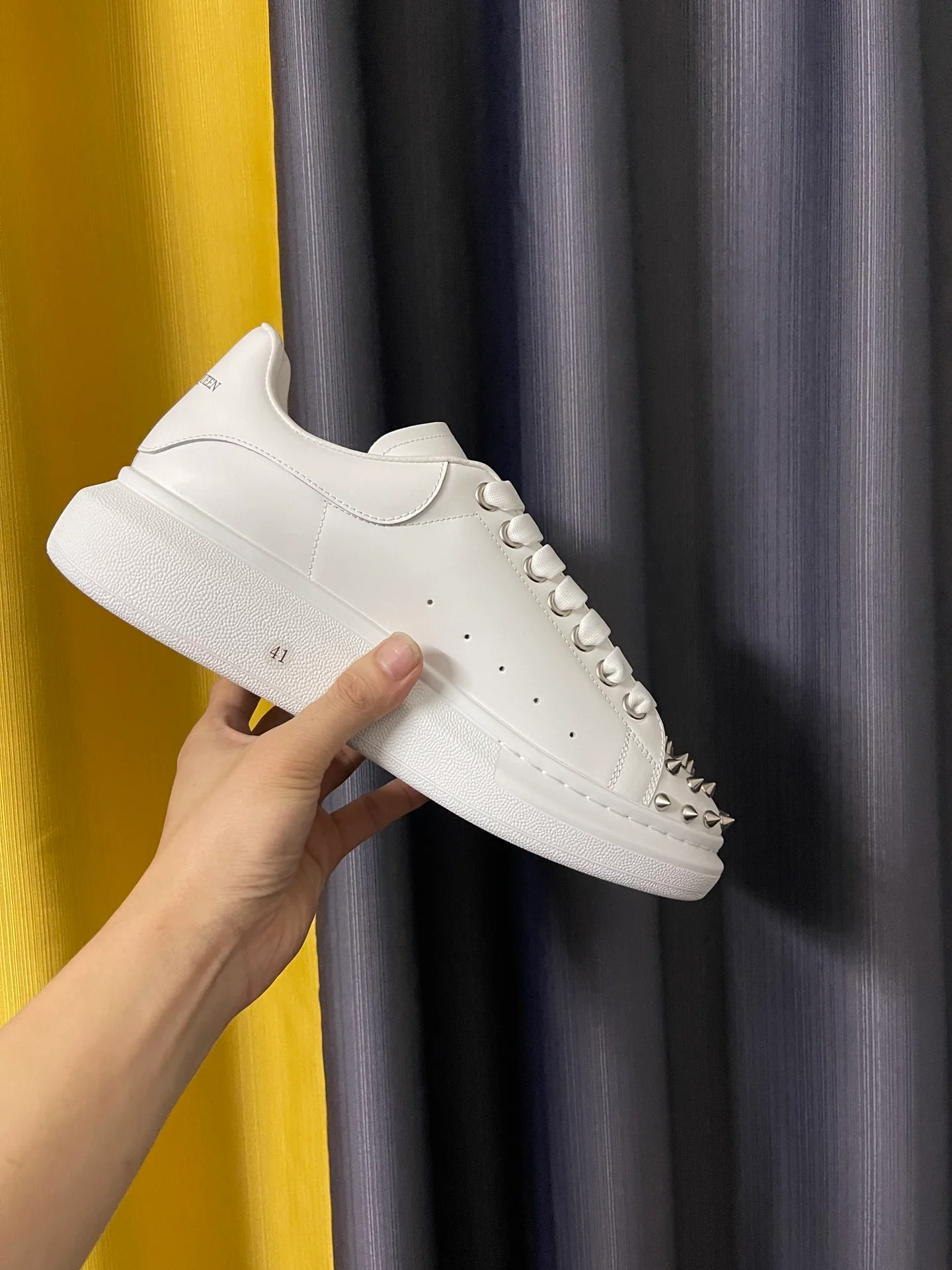 Классические белые кроссовки McQueen - унисекс - полностью из белой кожи - с острым носком