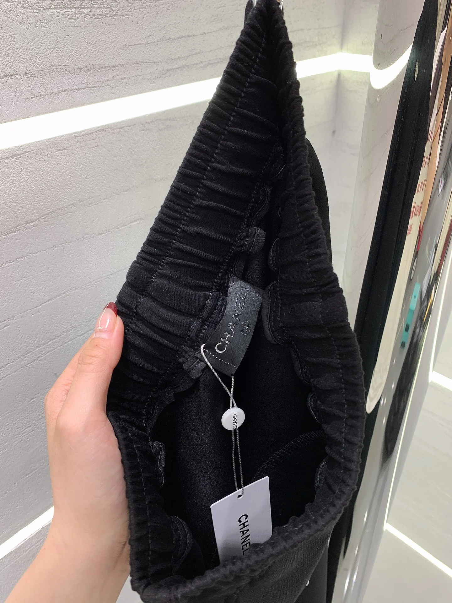 Новые широкие брюки Chanel 2403 с металлизированной биркой в ??клетку 