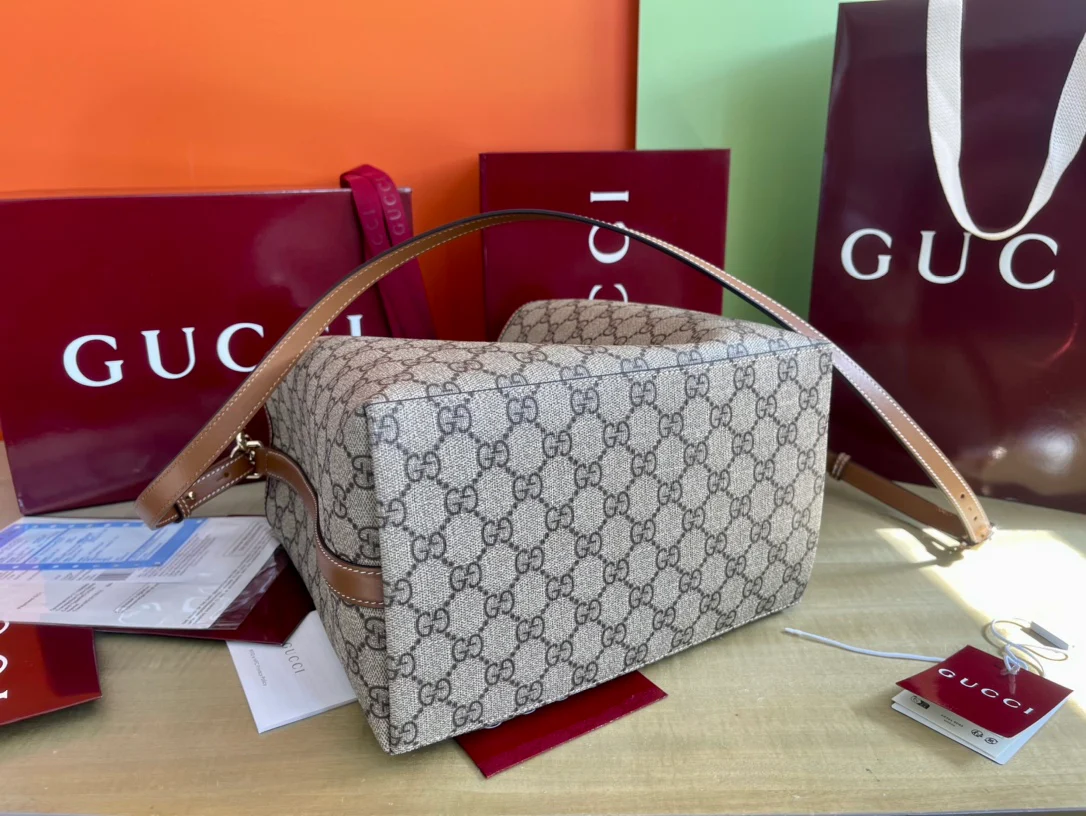 Маленькая сумка через плечо Gucci 2025 из коричневой кожи - коричневая