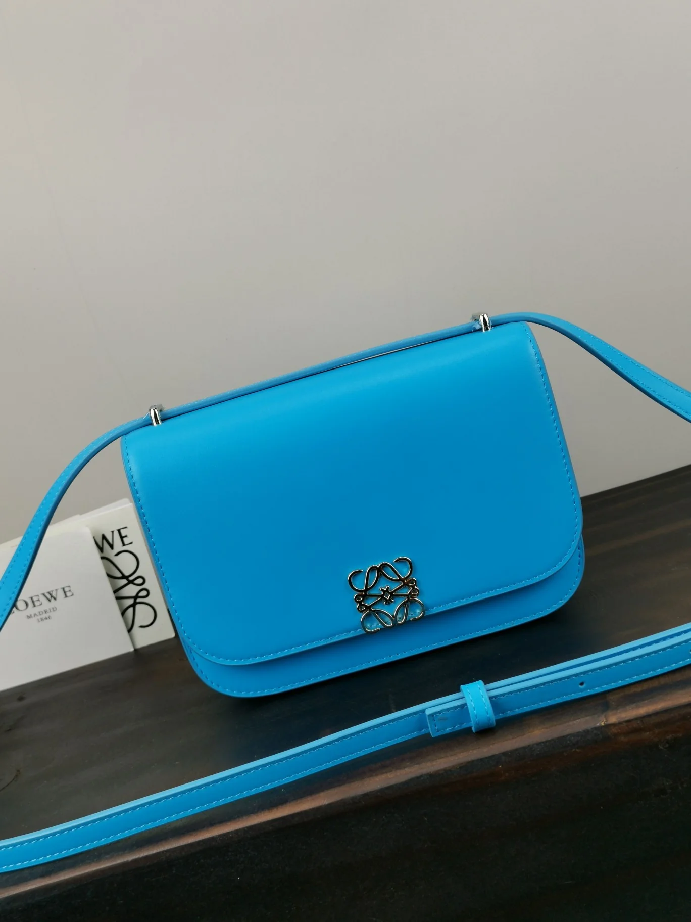 Серия Loewe Goya, малый размер, 9