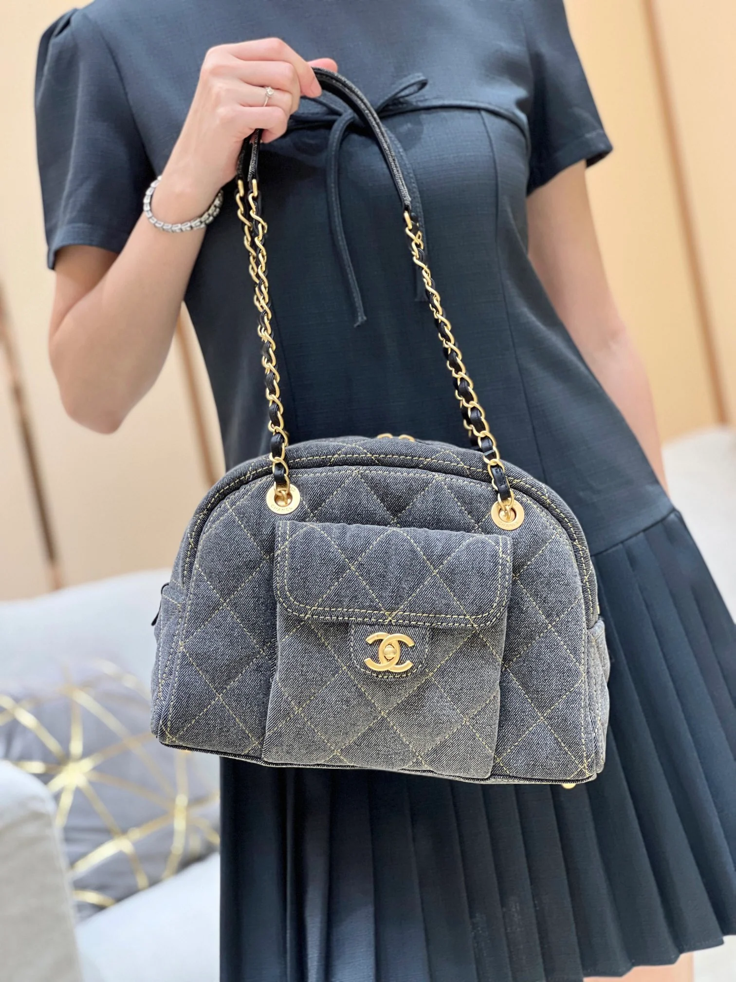 Сумка для боулинга Chanel 24a Cowboy