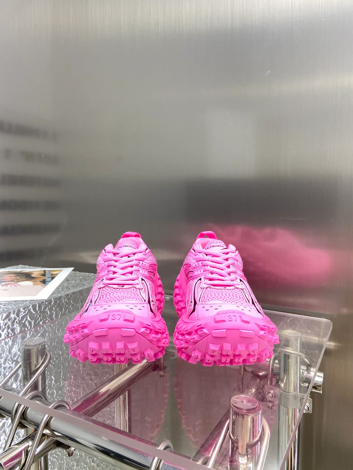 Массивные кроссовки Balenciaga в стиле автомобильных шин - унисекс - розовые