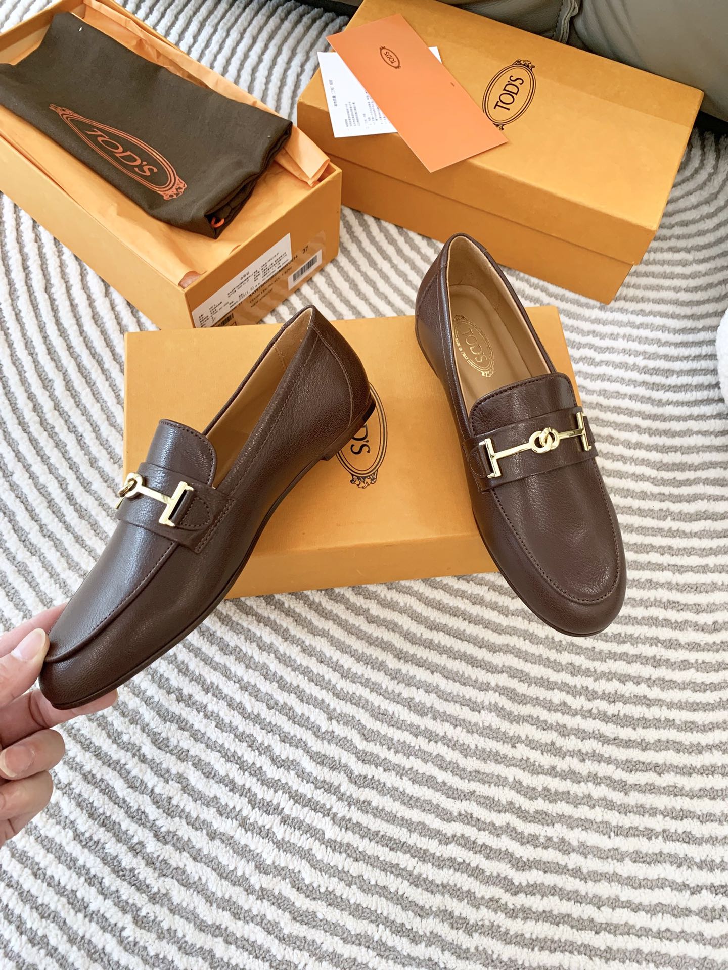 Новинка 2023 года от Tods - Лоферы - Темно-коричневые