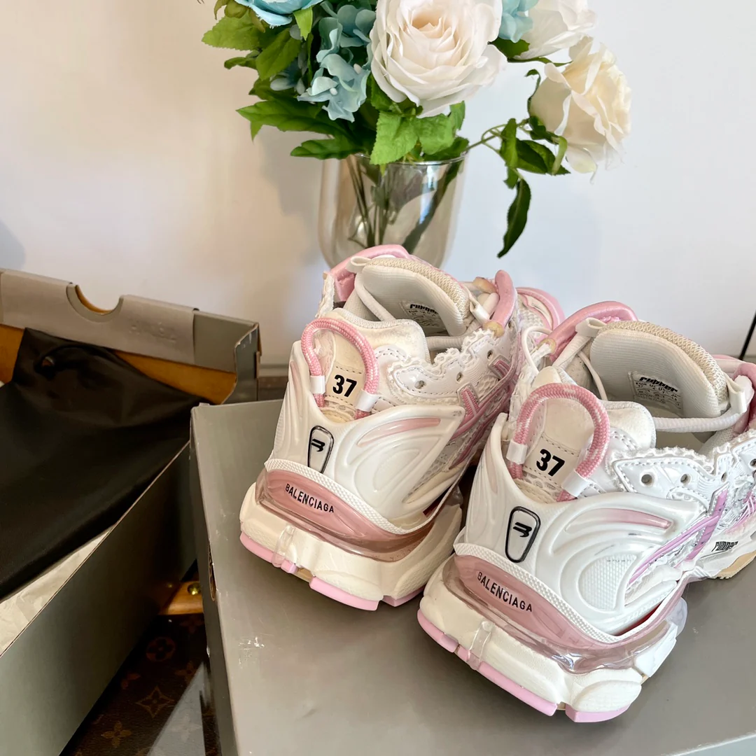 Кроссовки Balenciaga 7th Generation Retro Dad Sneakers - розовые