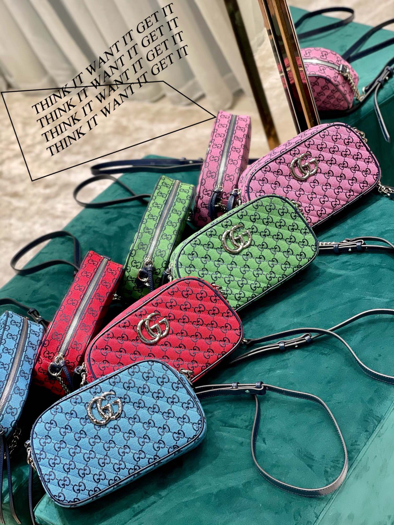 Изображение коллекции сумок для фотоаппаратов Gucci Marmont