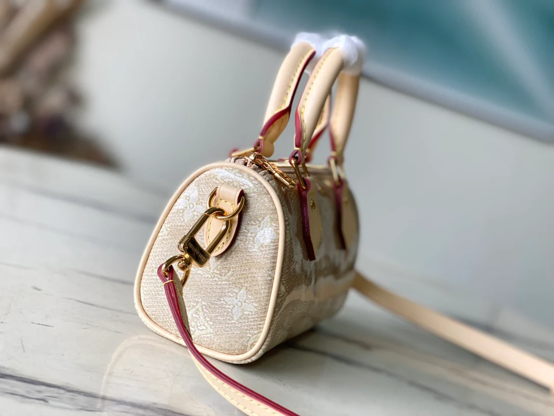 m82242-LV-nano-speedy сумка