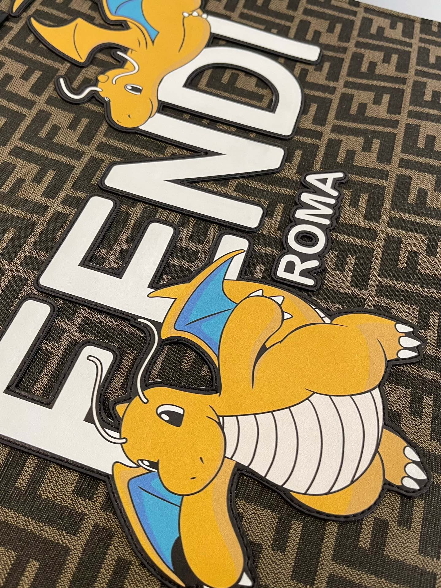 Сумка-тоут Fendi Pokémon Dragonite