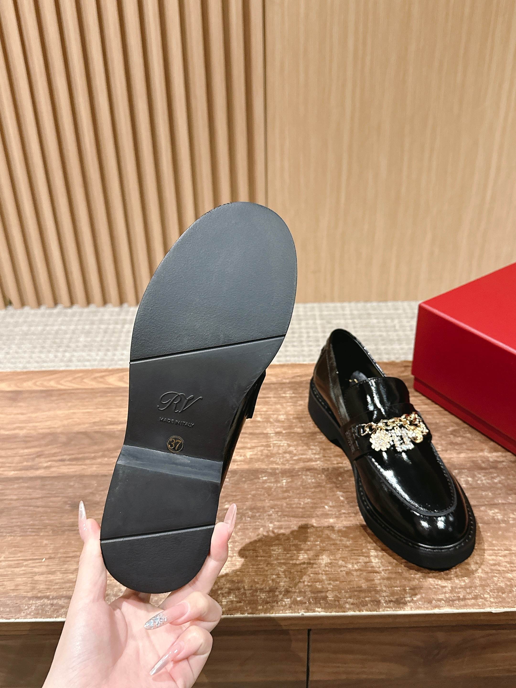 Новинка сезона весна/лето 2025 — Ботильоны на платформе.