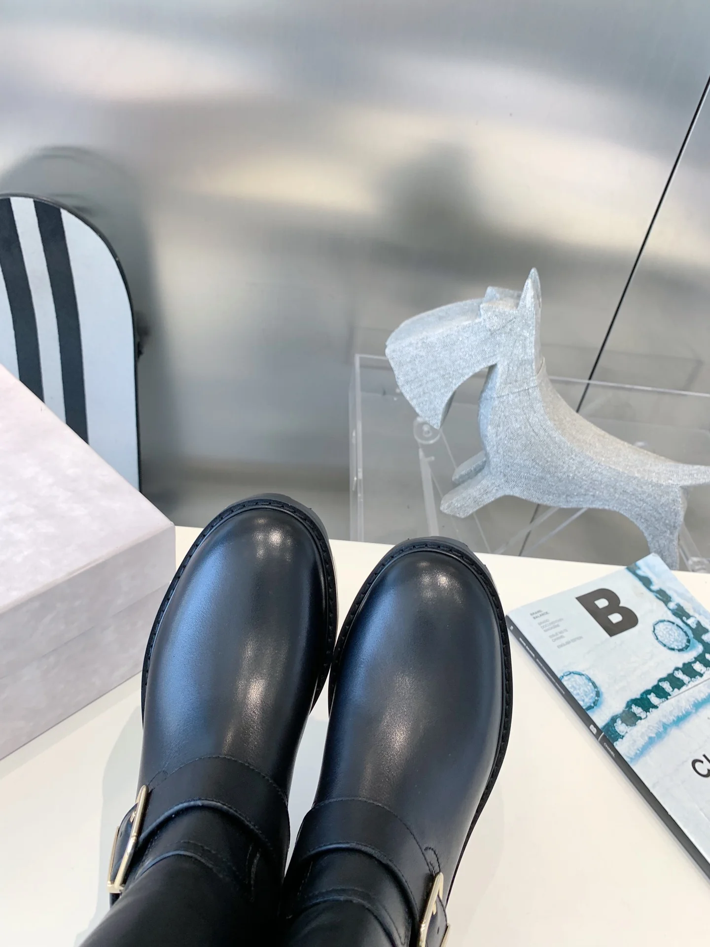 Jimmy - Новинка 2022 года - Кожаные сапоги до середины икры