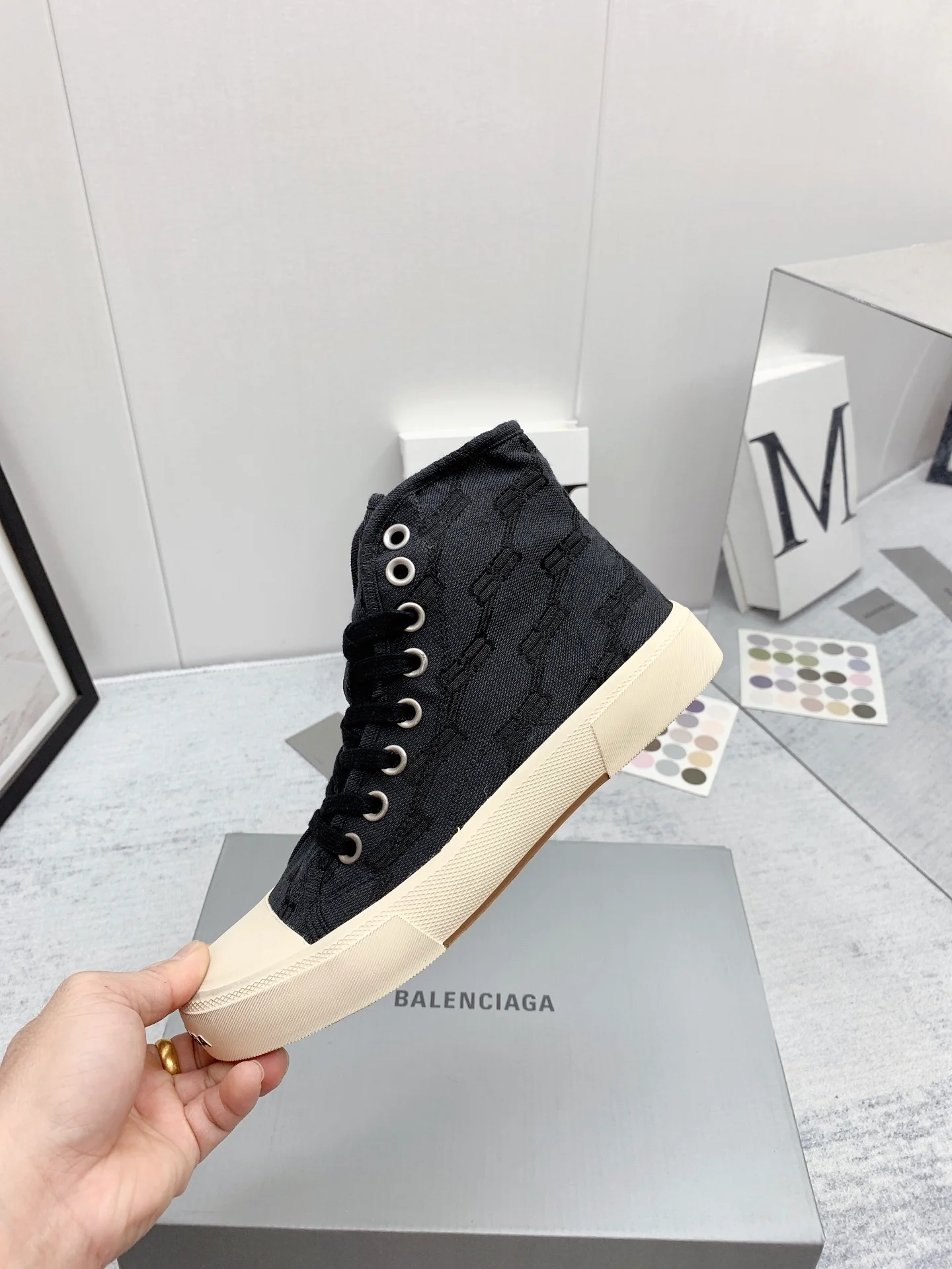 Новинка сезона осень/зима 2022 от Balenciaga - Кед Paris - Унисекс - Черный