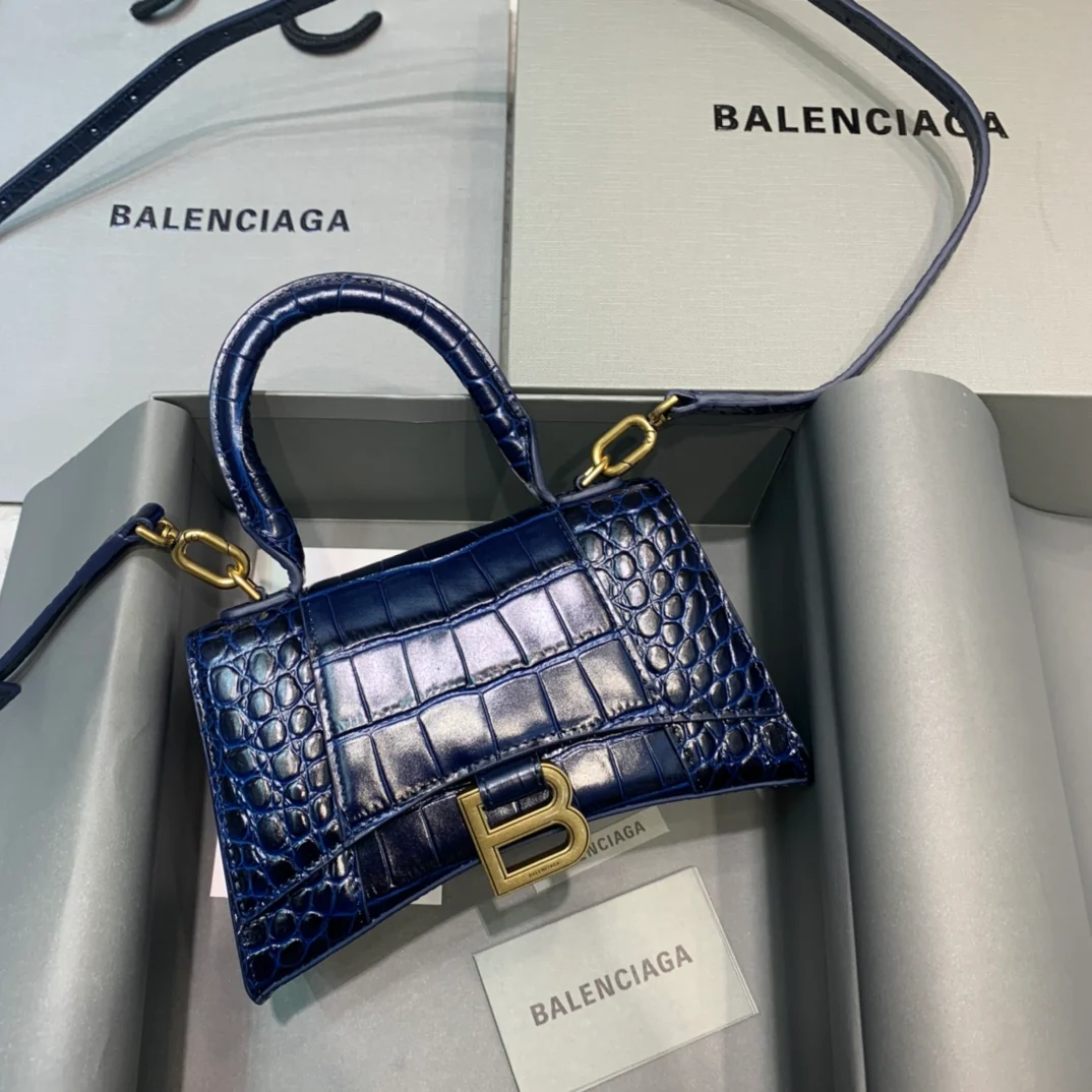 Сумка Balenciaga Hourglass, размер XS, темно-синяя, с крокодиловым рисунком.