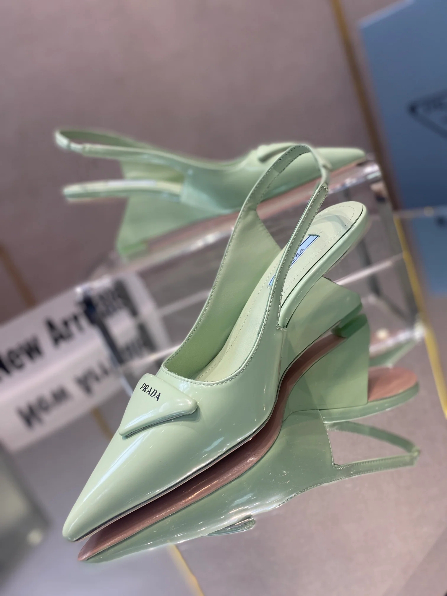 Обувь Prada - Prada - лакированные сандалии на низком каблуке - яблочно-зеленый