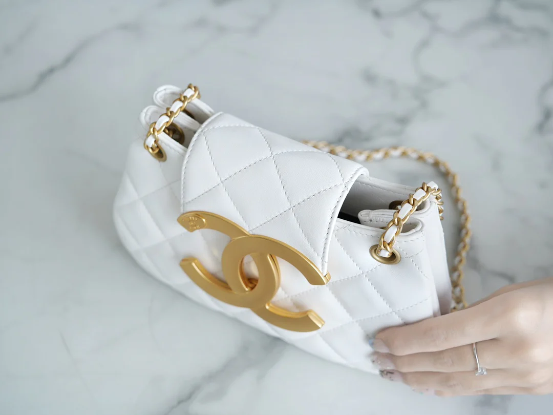 Chanel - Новая большая сумка-мессенджер Double C - Белая