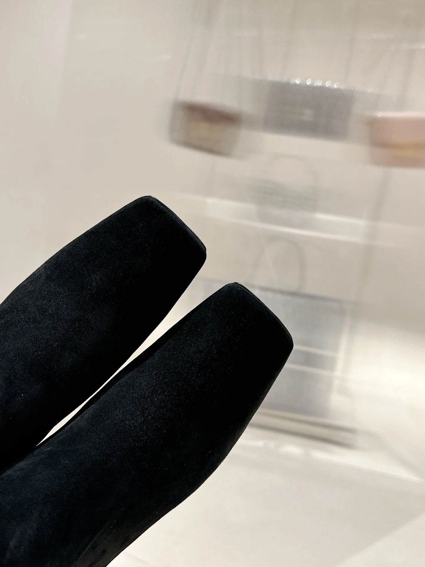 Кожаные ботильоны RV-2024 с ромбовидным рисунком - черные