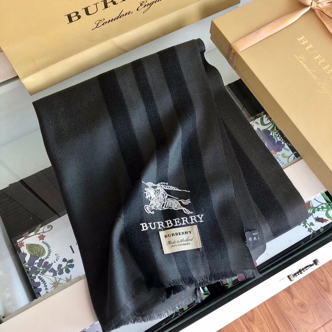 Кашемировый шарф Burberry - 45 см - 180 см