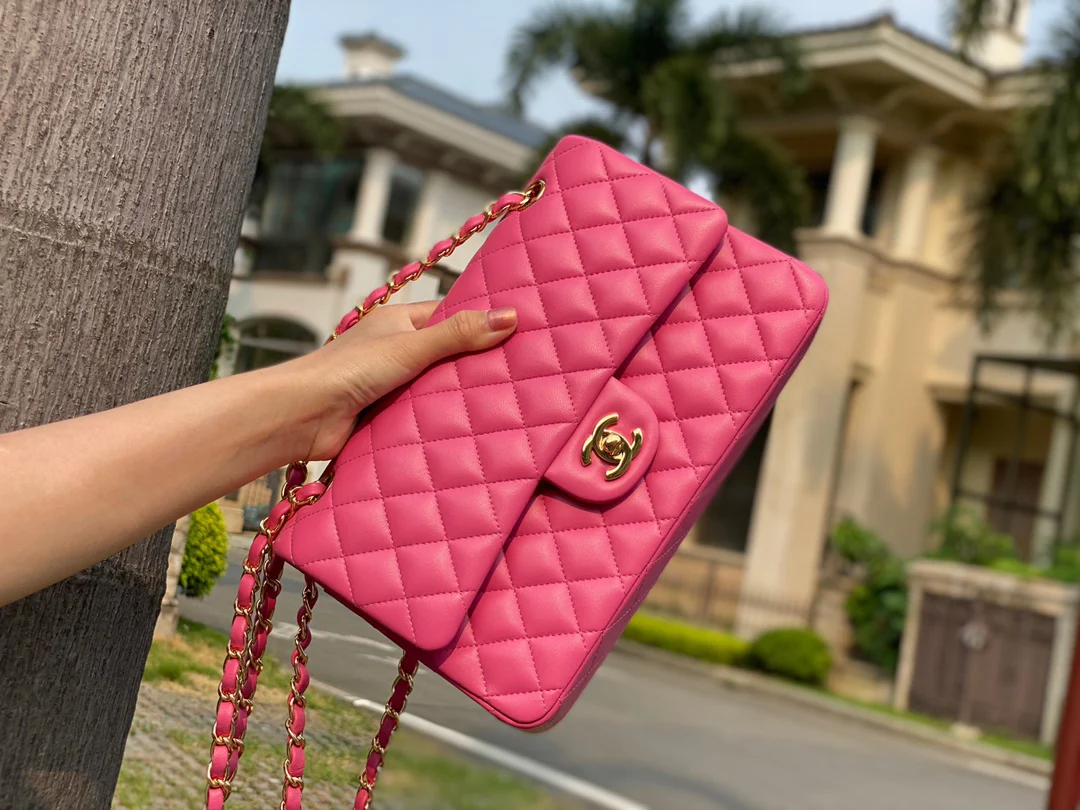 Классическая сумка Chanel из овечьей кожи CF — персиково-розовая с золотой фурнитурой — 25 см