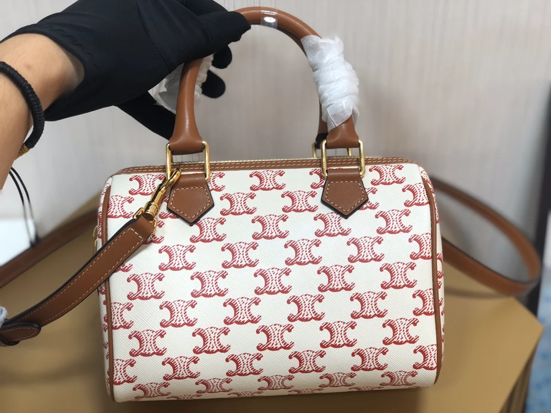 Сумка-бостон Celine из телячьей кожи с небольшим логотипом - 1 шт.