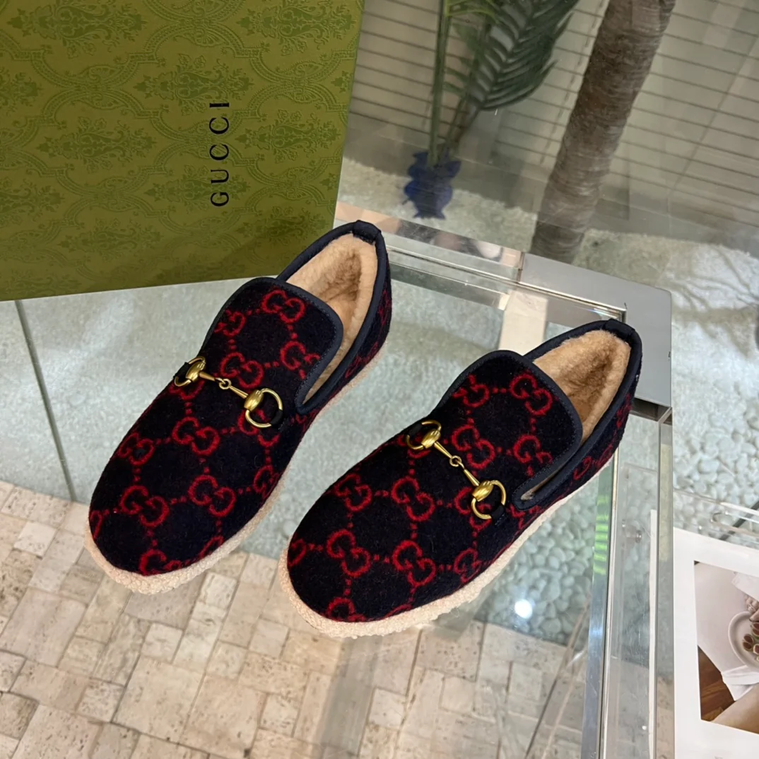 Новинка сезона осень/зима 2022 от Gucci - Теплые пушистые балетки - Черные