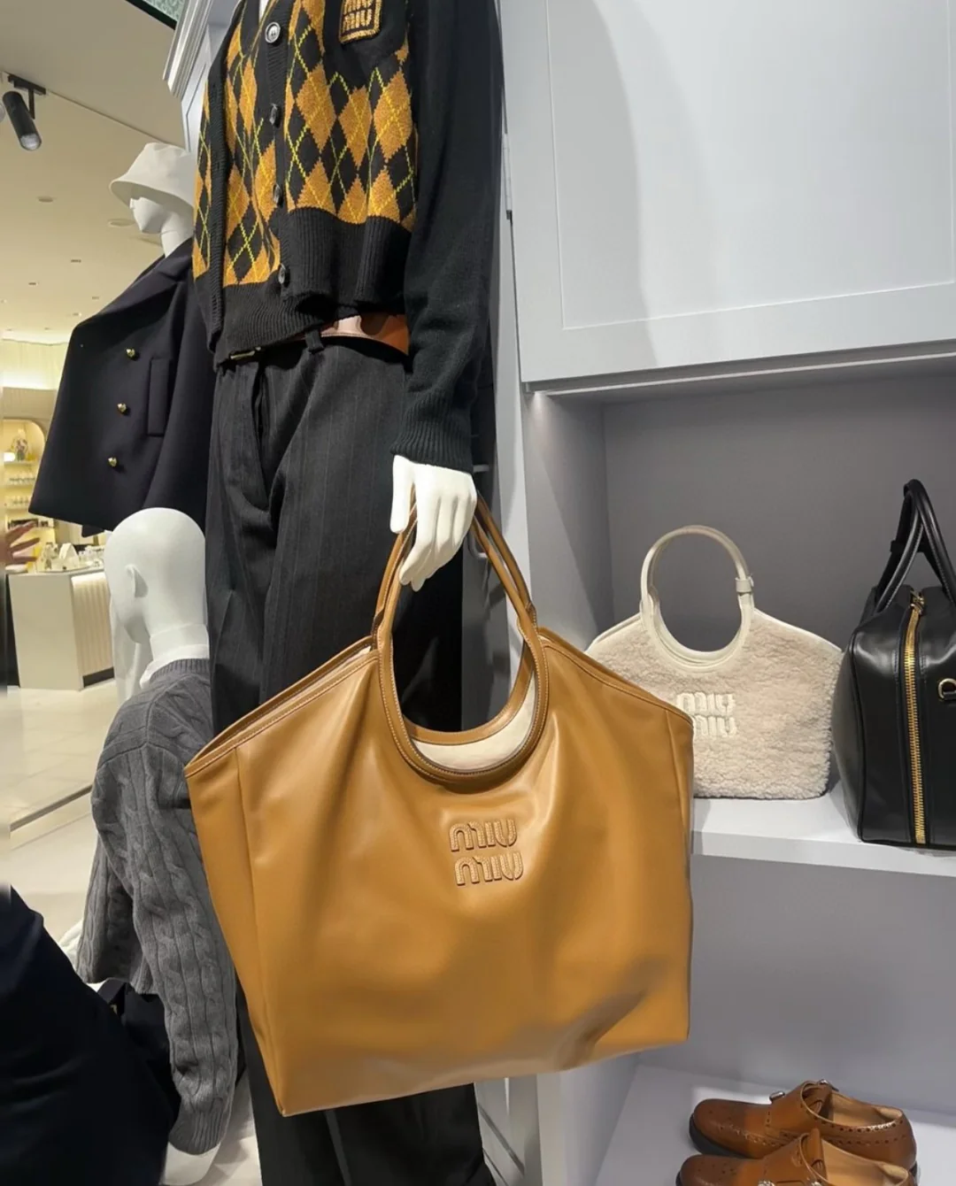 Сумка-тоут Miu Miu Ivy - Body Showcase