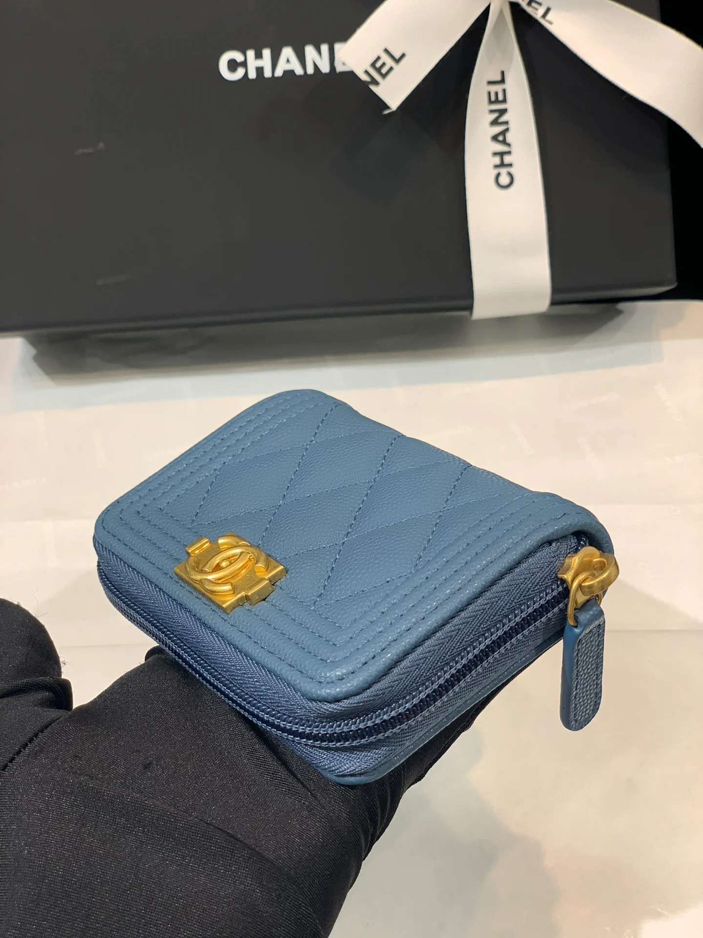 Chanel-Leboy 经典拉链零钱包 阴霾蓝