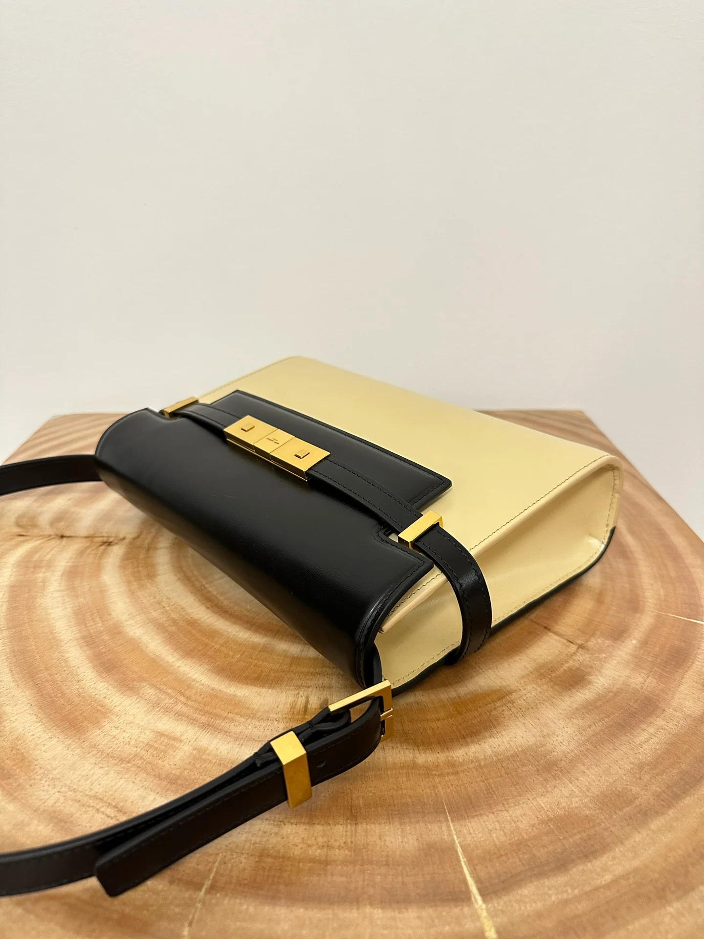 Зубочистка YSL Manhattan Texture, маленькая, черная и абрикосовая