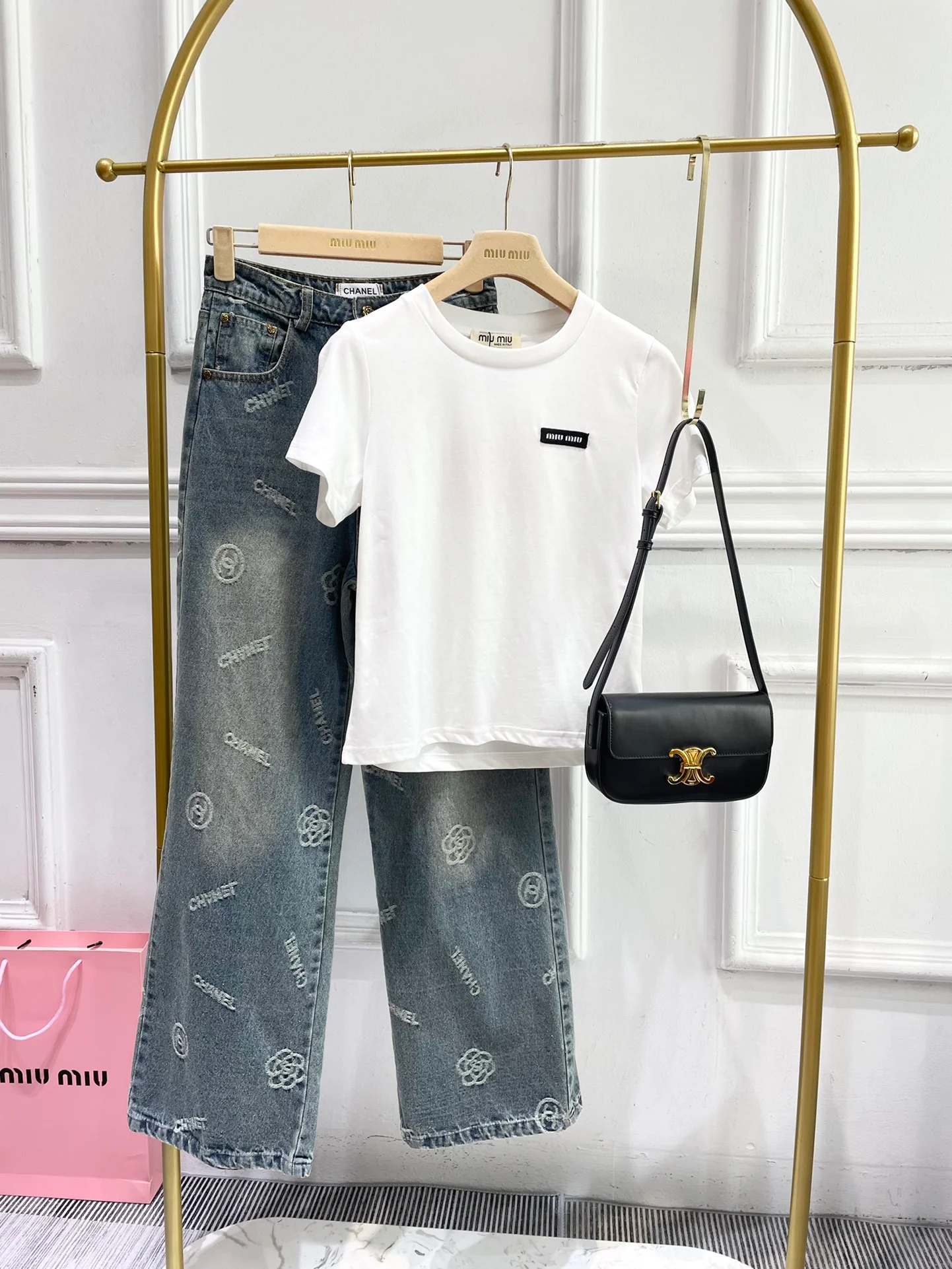 Miu Miu-2404 - Простая футболка с коротким рукавом и буквенным принтом