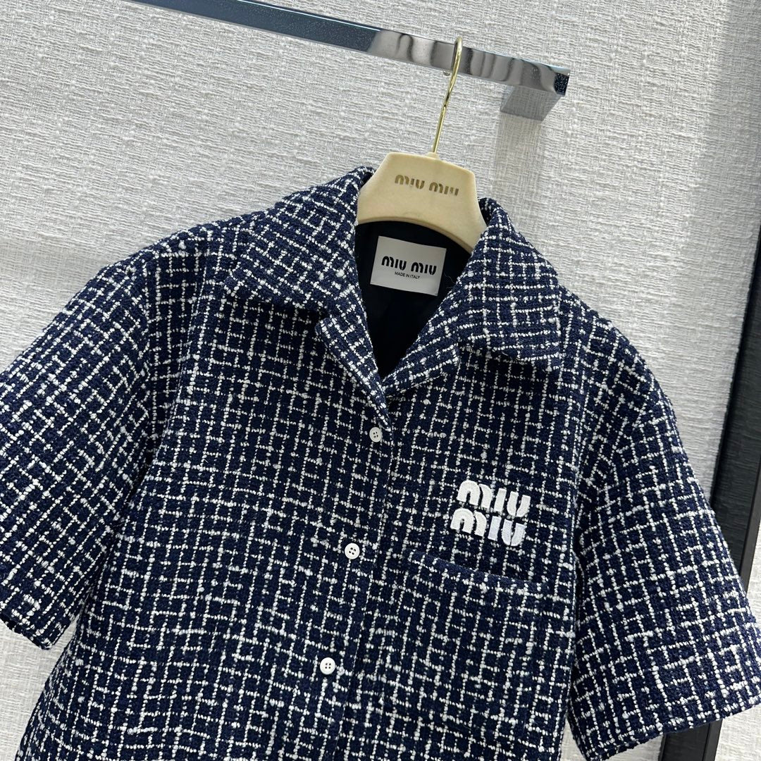 Miu Miu - 2404-24 Новинка ранней весны: твидовый костюм в сине-белую клетку