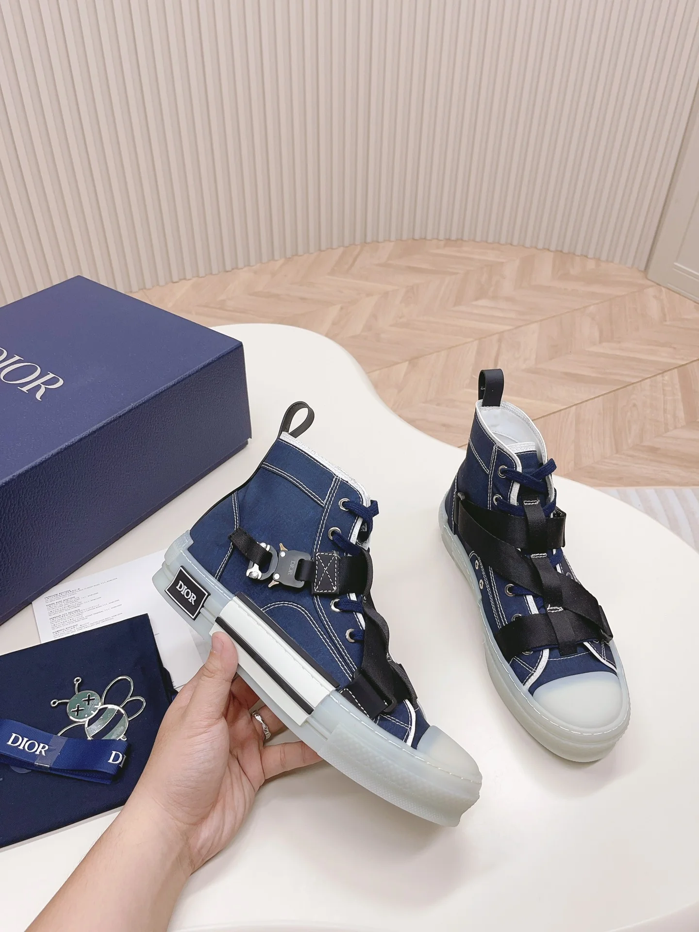 Высокие повседневные кроссовки Dior B23 Series, унисекс, из джинсовой ткани.