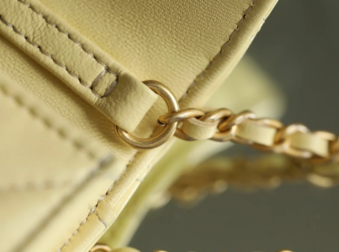 Сумка через плечо Chanel Little Gold Ball Collection - на цепочке - из овечьей кожи - 1 шт.