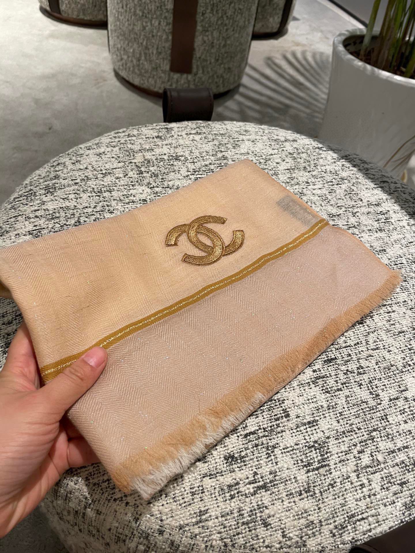 Chanel - Мягкий однотонный шарф - 105-180 см - Абрикосовый