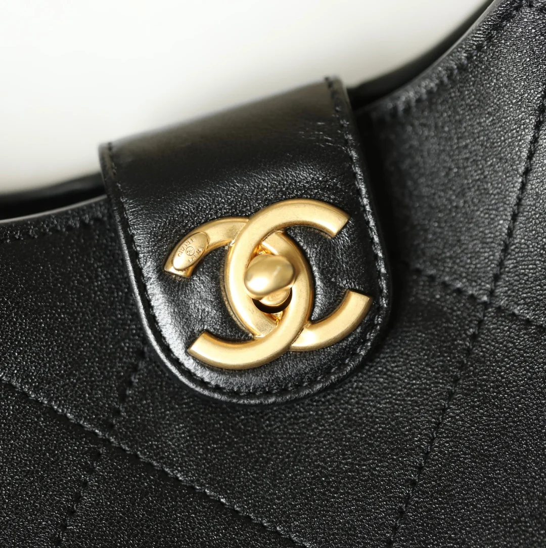 Сумка-хобо Chanel 25p Small Hippie Bag - черная