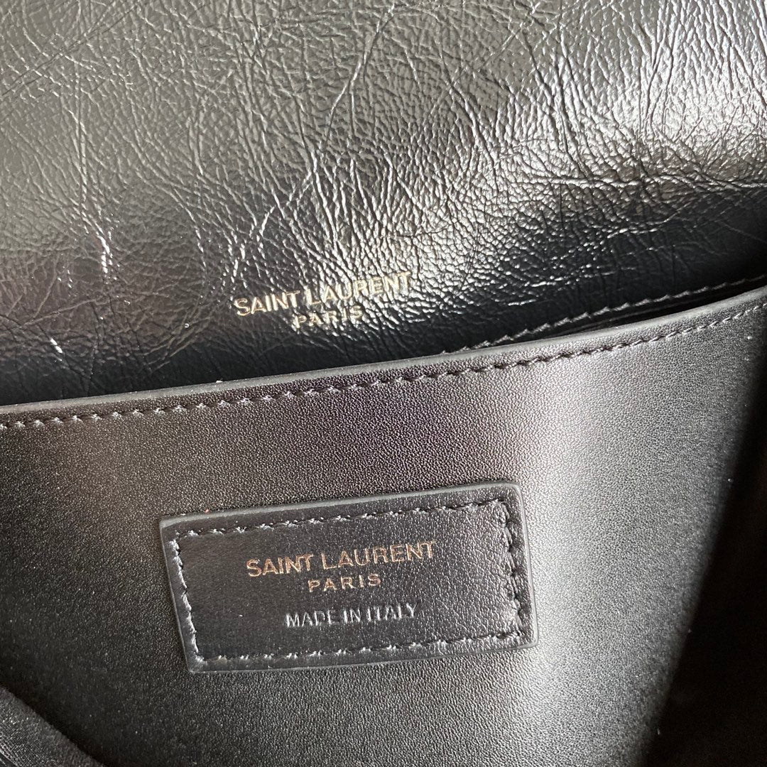 YSL - Маленькая модель Niki - Кожа из коровьей шкуры, обработанная маслом, с черной пряжкой - с D-образным кольцом