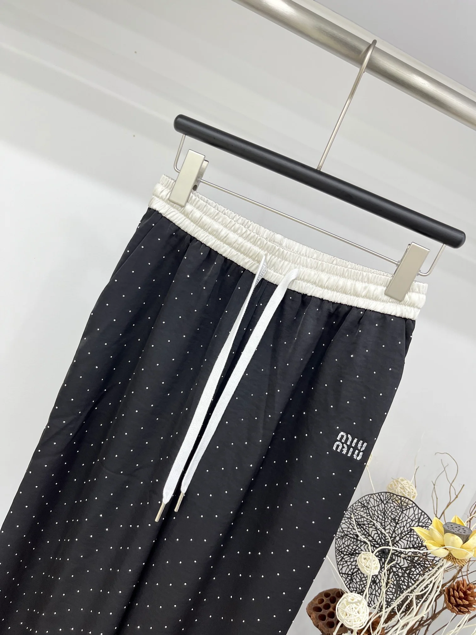 Miu Miu - 2404-24 Новые повседневные брюки - Черные