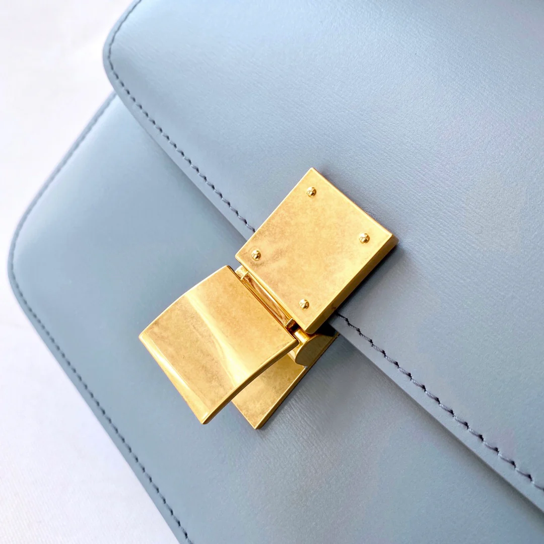 Сумка Celine Box-Tteen из полированной телячьей кожи - аквамарин - 1