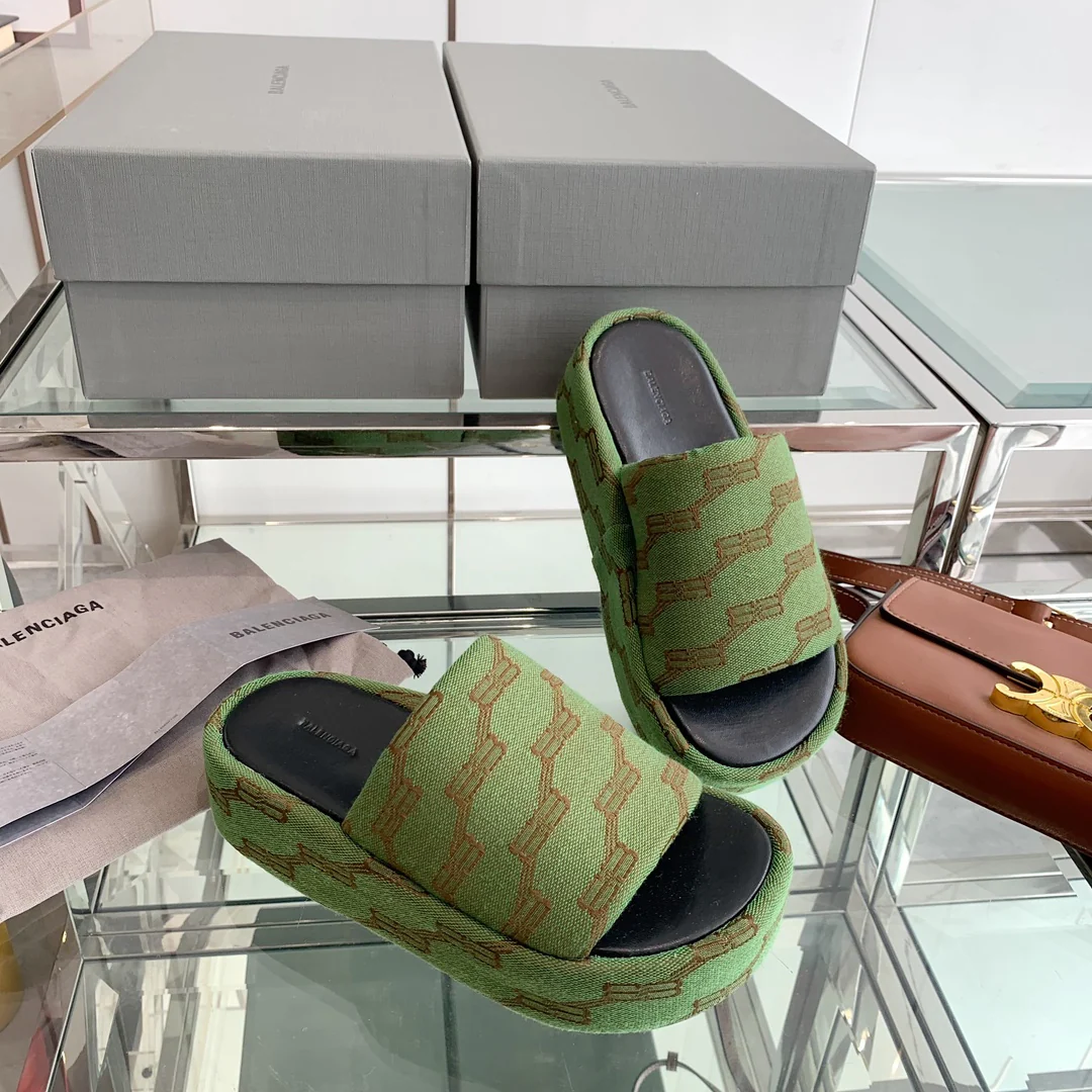 Balenciaga Весна/Лето 2023 - Тапочки на платформе с вышивкой - Зеленые