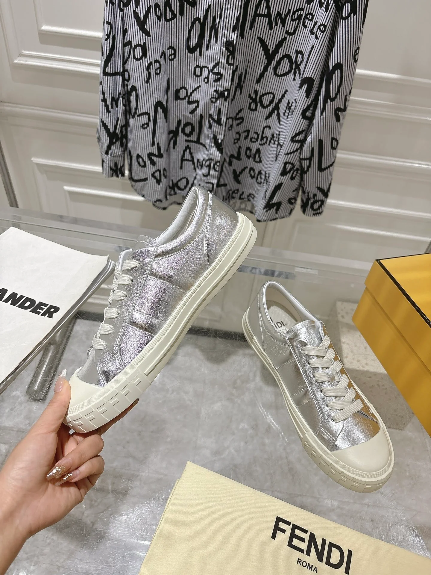 Повседневные туфли Fendi 2024 - серебристые