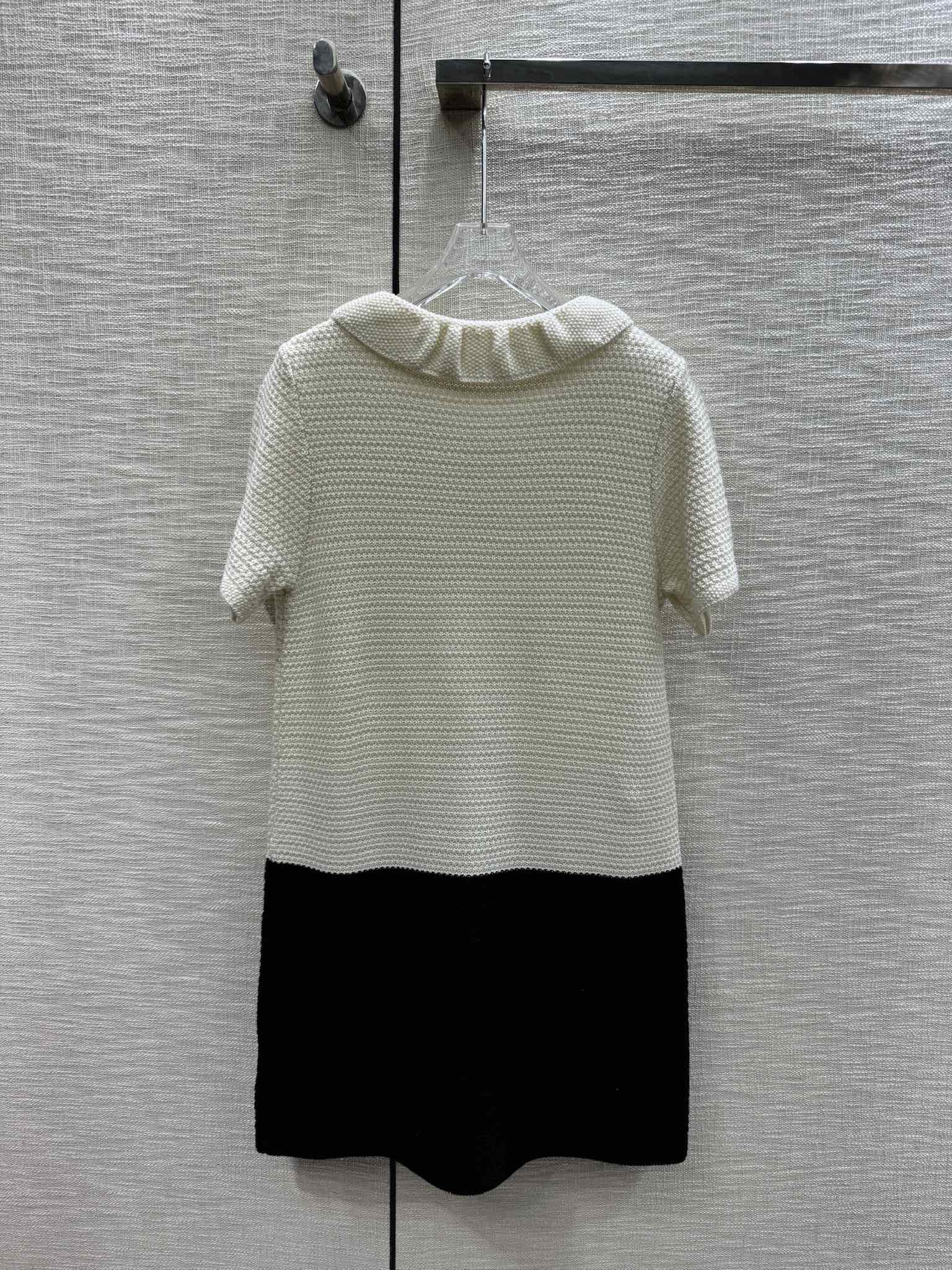 Chanel 2403 - Трикотажный комбинезон с воротником 