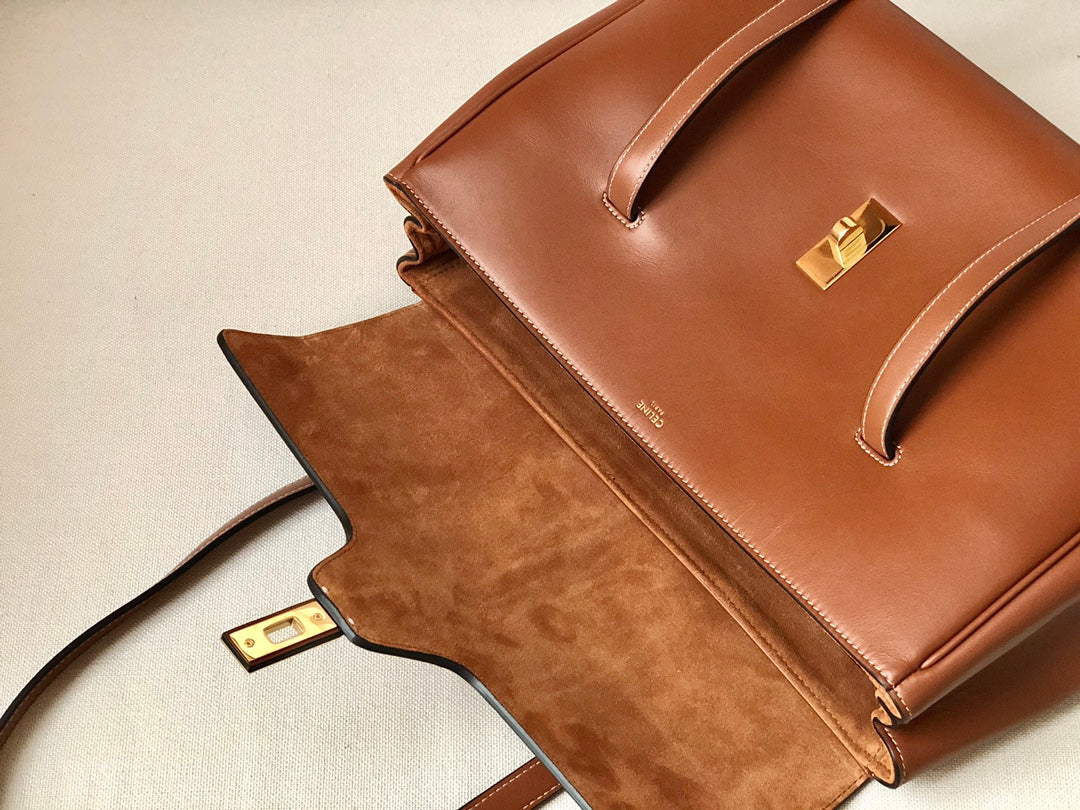 Сумка Celine Soft 16 Medium из гладкой коровьей кожи - коричневая