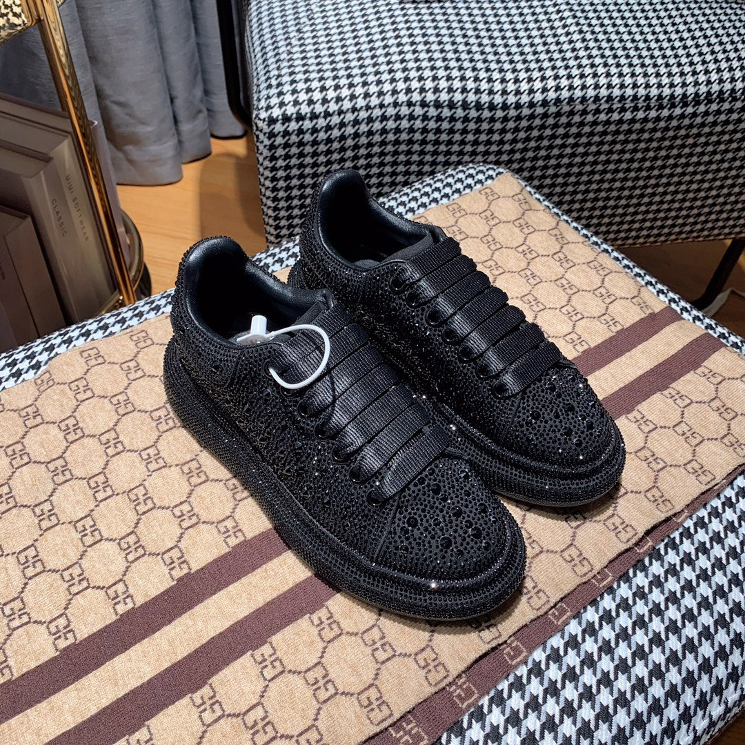 Классические белые кроссовки McQueen - черные с крупными ромбами