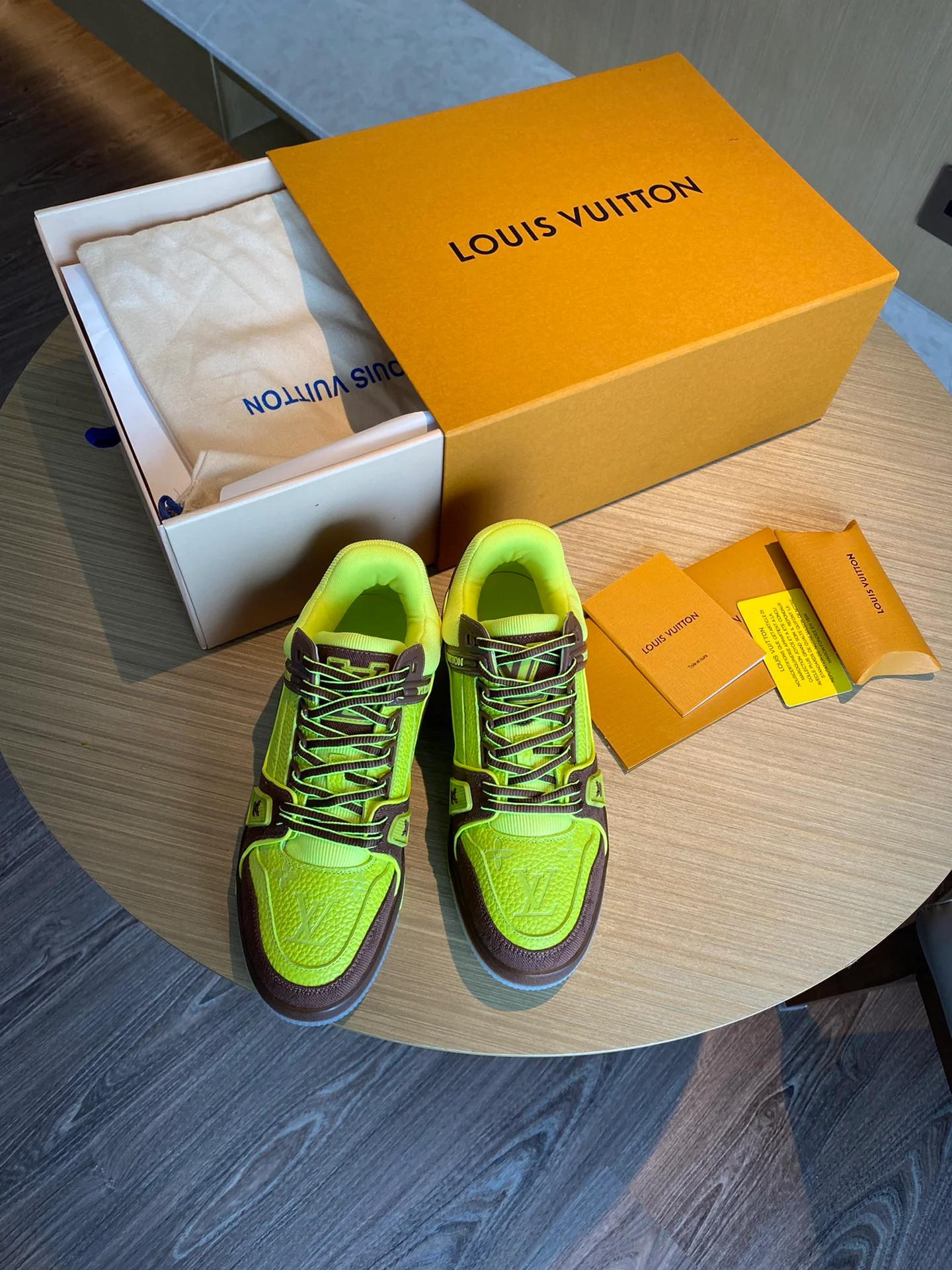 Обувь LV - кроссовки LV Trainer - размер 33