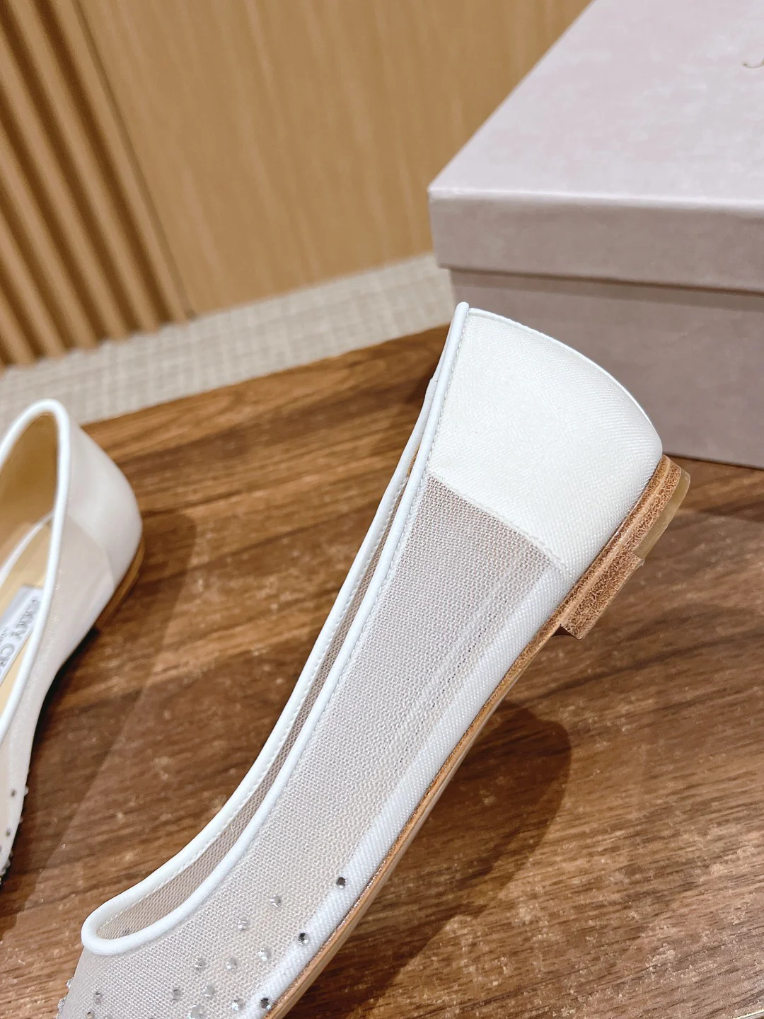 Балетки с острым носком Jimmy Swarovski Crystal Mesh - белые