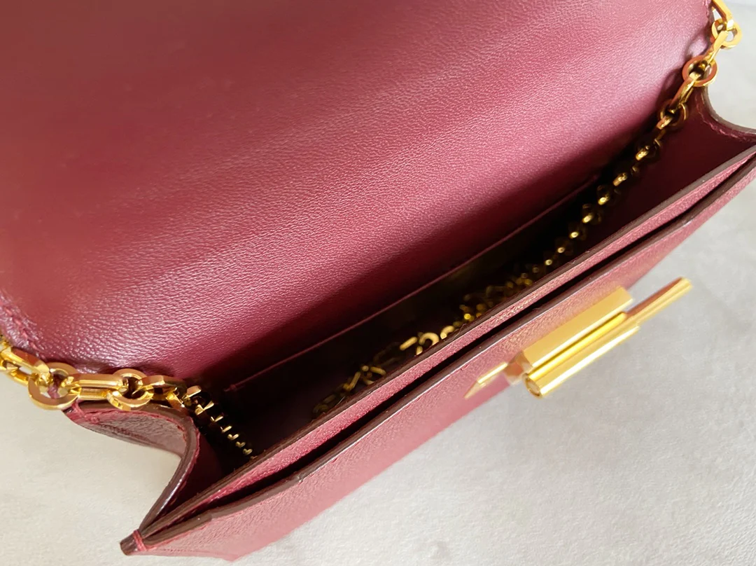 Hermes Verrou Mini Goatskin 55, фурнитура Hermes из красного золота.