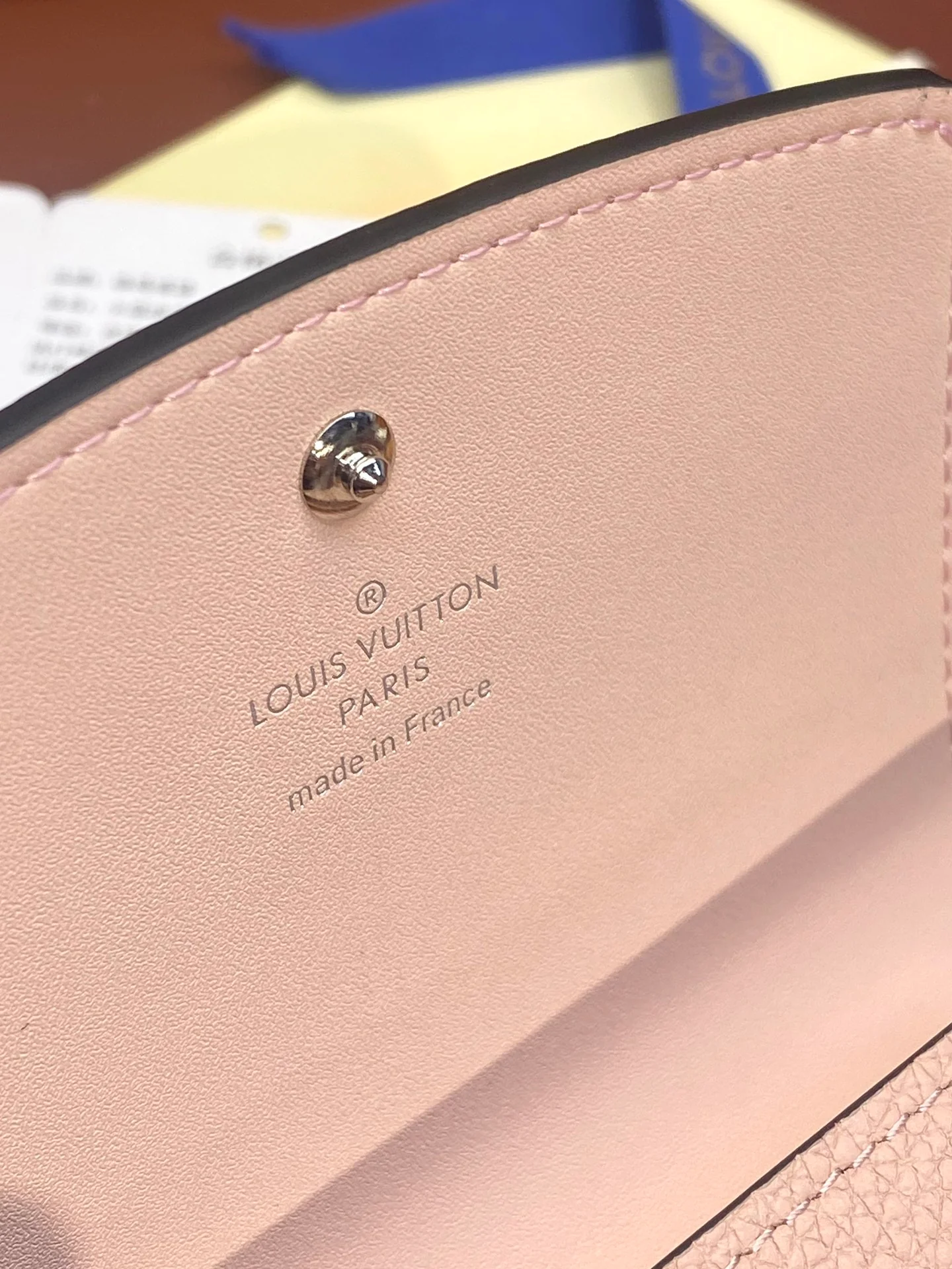 LV-m62541-iris-compact wallet-pink