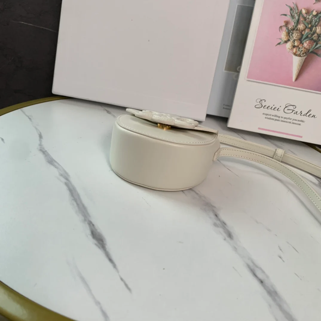 Сумка-седло Celine Cuir Besace - Мини - Белая