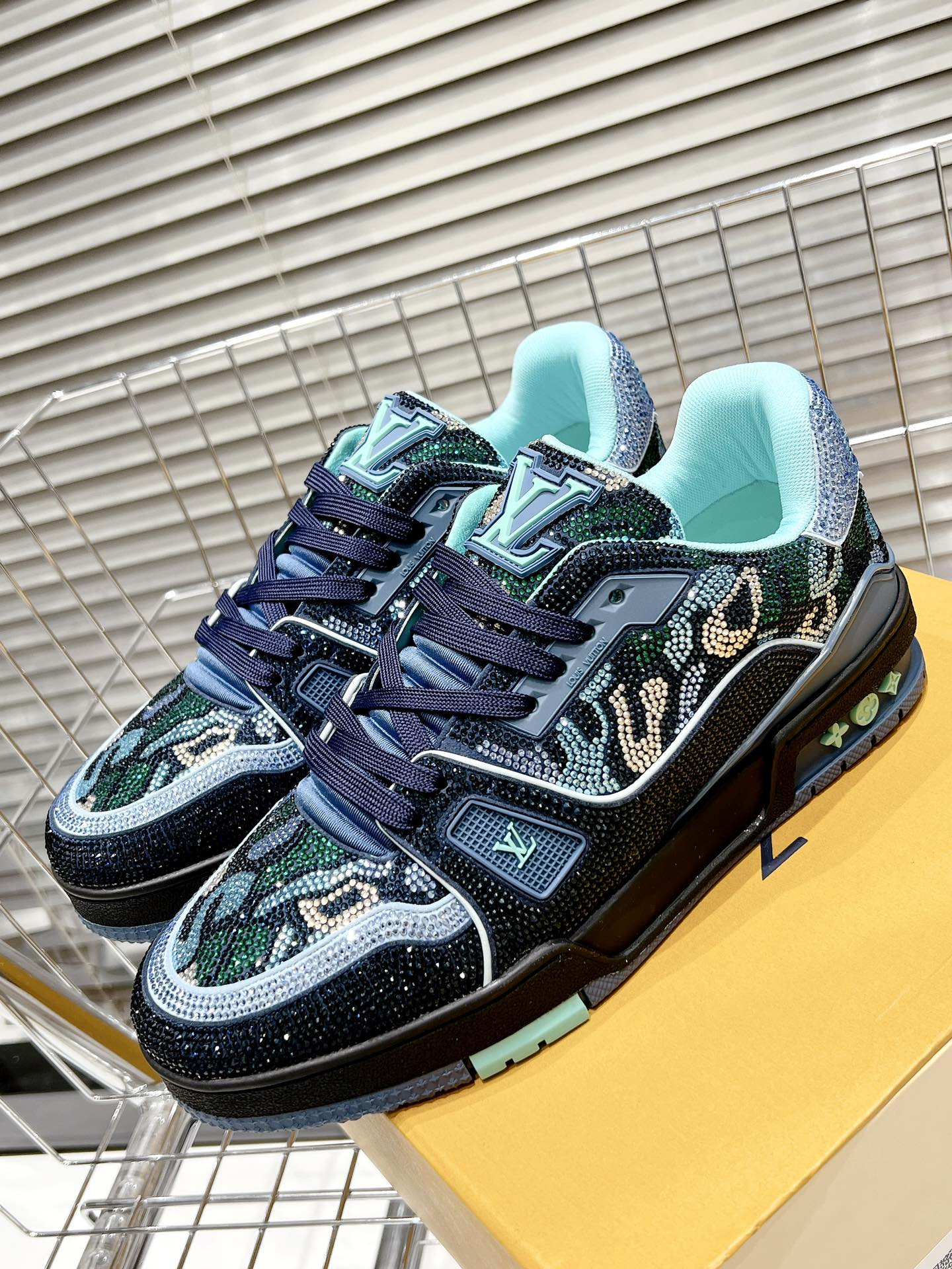 Кроссовки LV Trainer - Скейтбордистские кроссовки - Глянцевые с синим узором - Унисекс