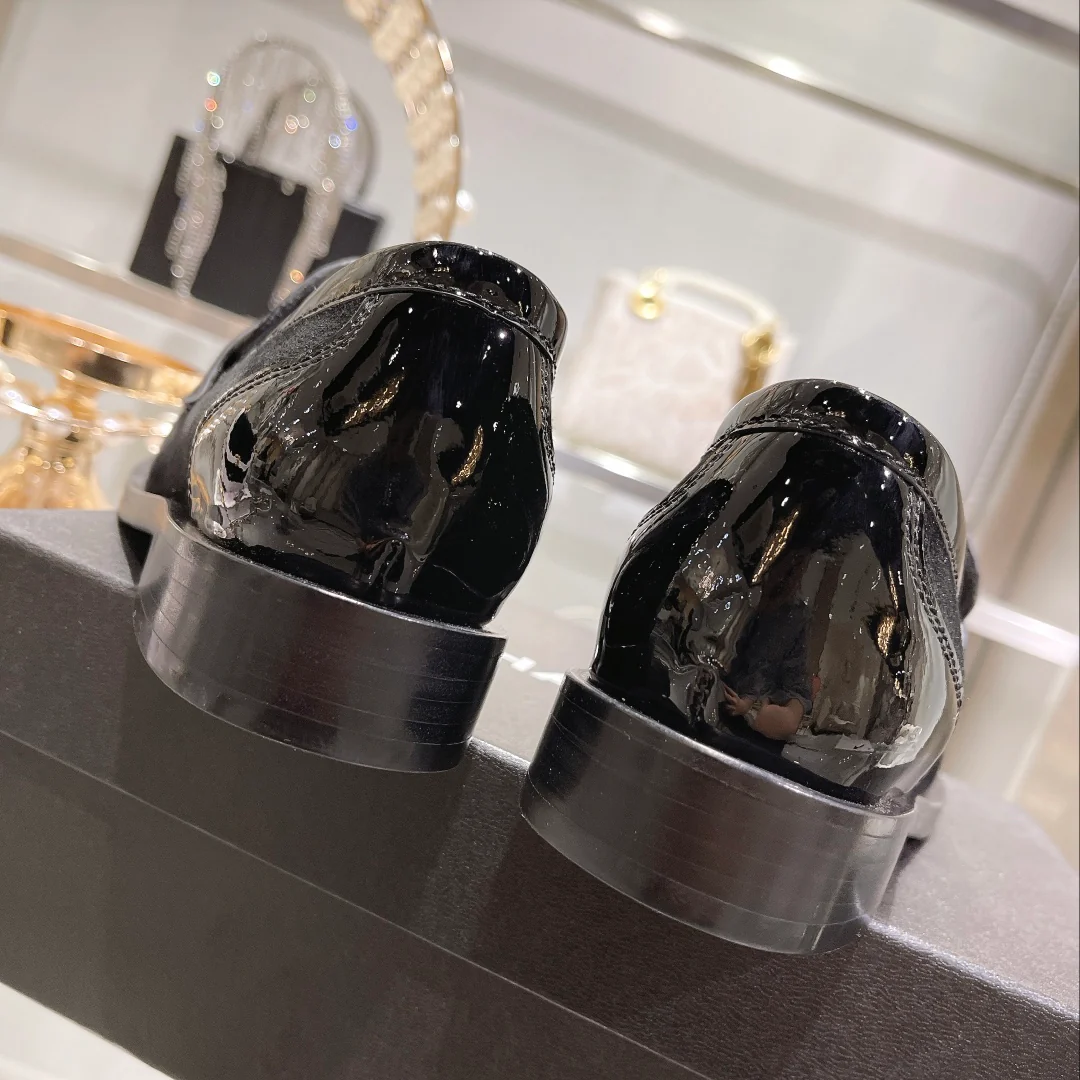 Новинка сезона ?Ранняя осень? от Chanel — лоферы