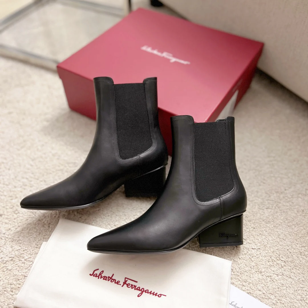 Salvatore Ferragamo - Подиумный стиль - Ботильоны Viva Chelsea