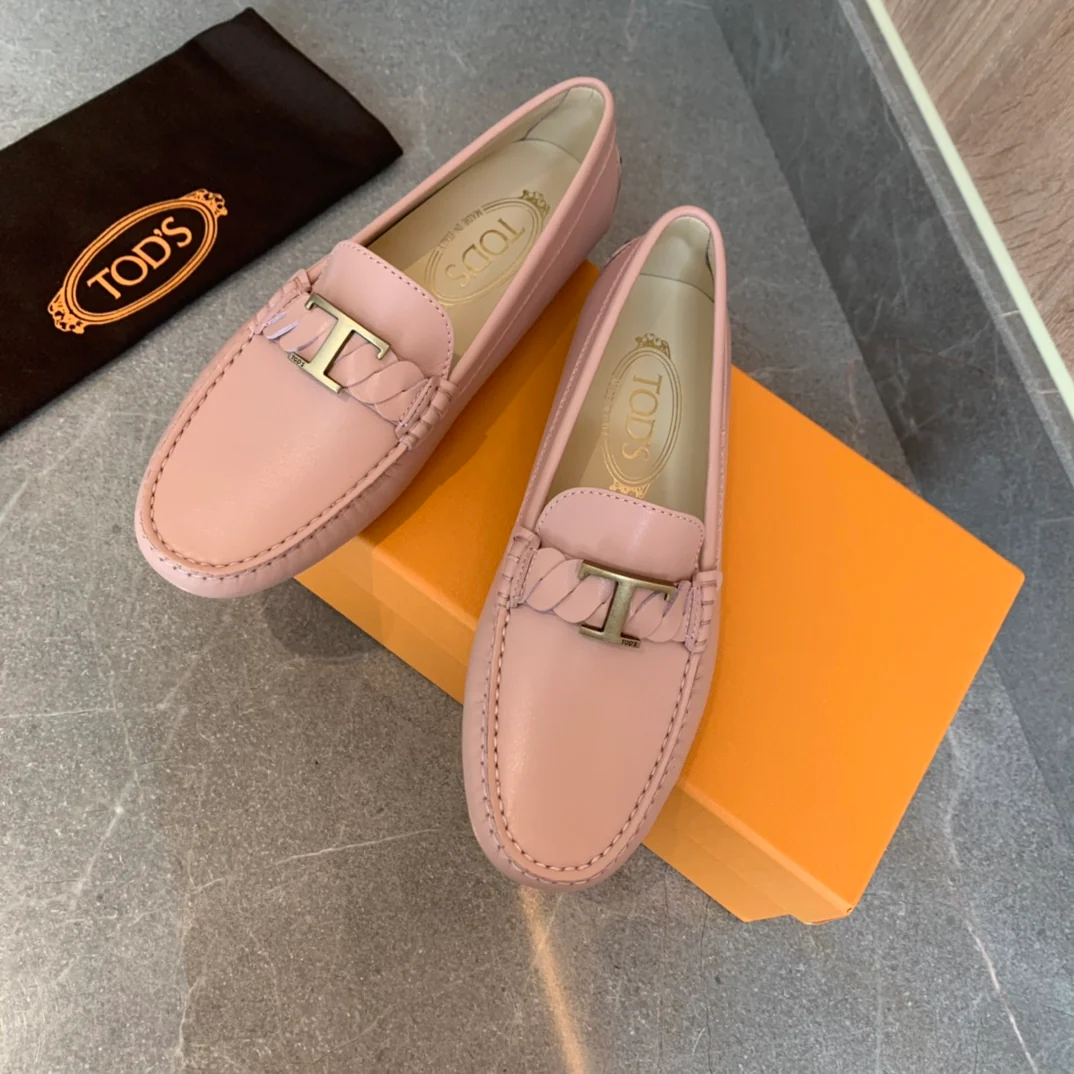 Tods - Футболки с перекрученными лямками - Лоферы - Туфли без шнурков - 1