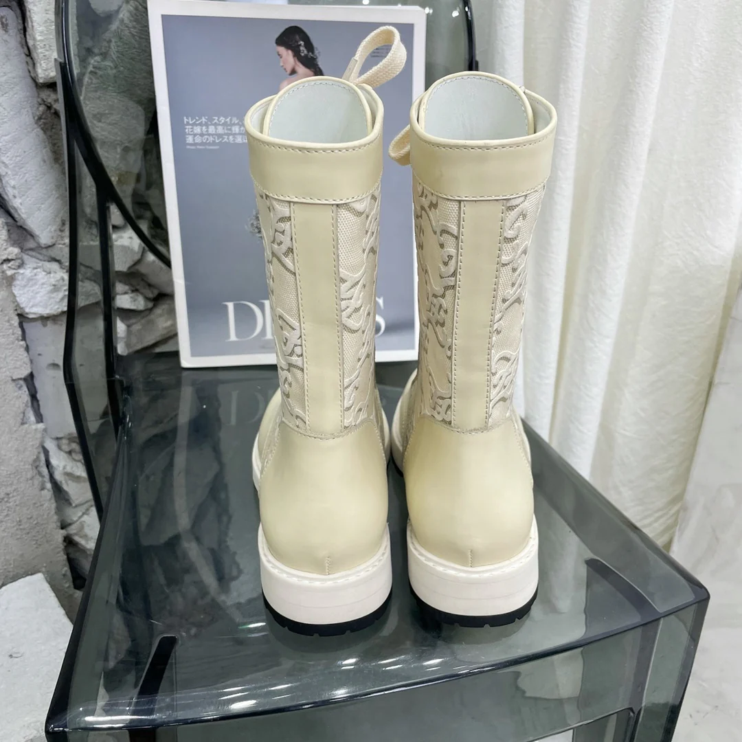 Fendi - Высокие сапоги на шнуровке - Белые